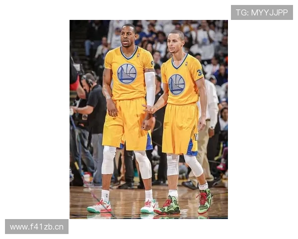 库里晒照追忆圣诞大战时刻经典